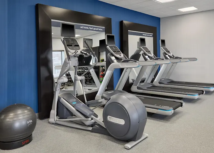 Hampton Inn & Suites Detroit/Troy